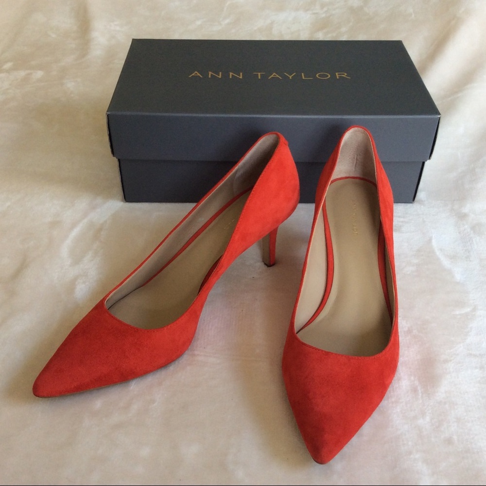 Ann Taylor Eryn Suede Pumps